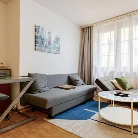 5-mins Walk To Main Station - Center *