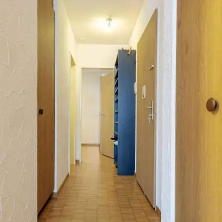 Appartamento 5-mins Walk To Main Station - Center *