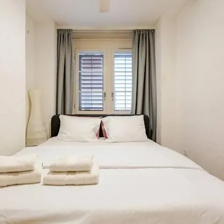 דירה 5-mins Walk To Main Station - Center