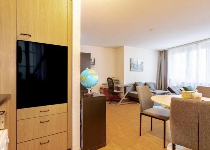 5-mins Walk To Main Station - Center Zurigo